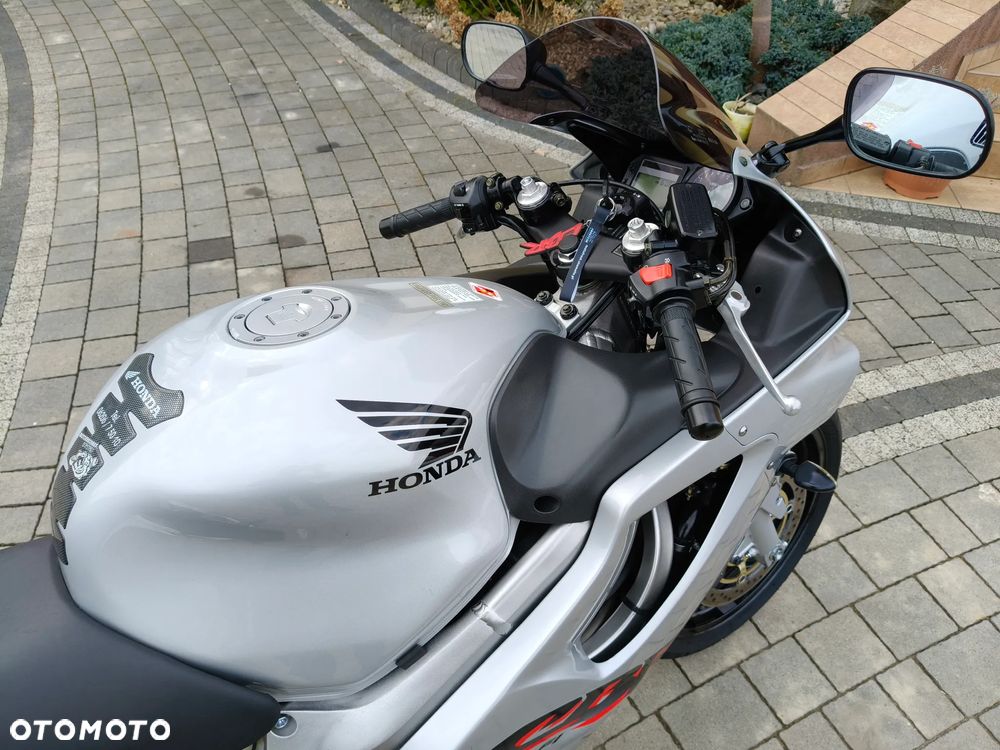 Honda CBR - 7