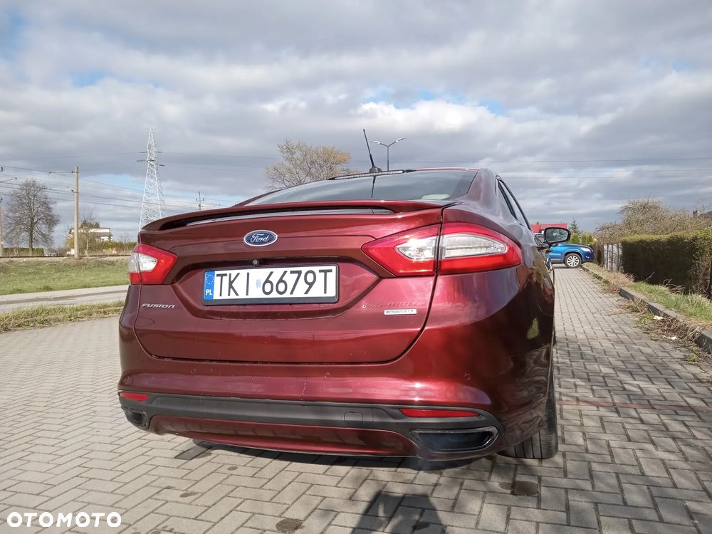 Ford Fusion 2.0 EcoBoost Titanium - 11