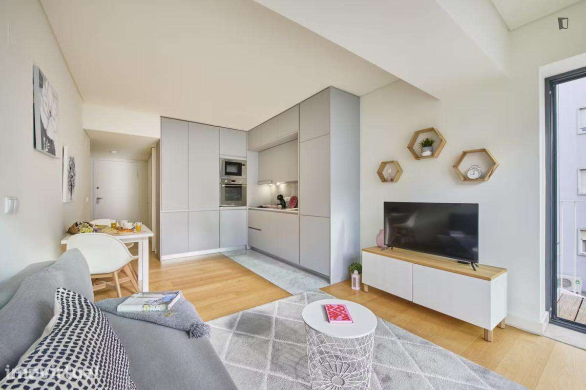 Apartamento com 1 quartos - localizado em Picoas Lisbon - Grande imagem: 2/32