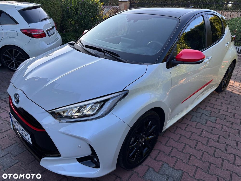 Toyota Yaris 116 1.5 VVT-i Black&White - 32