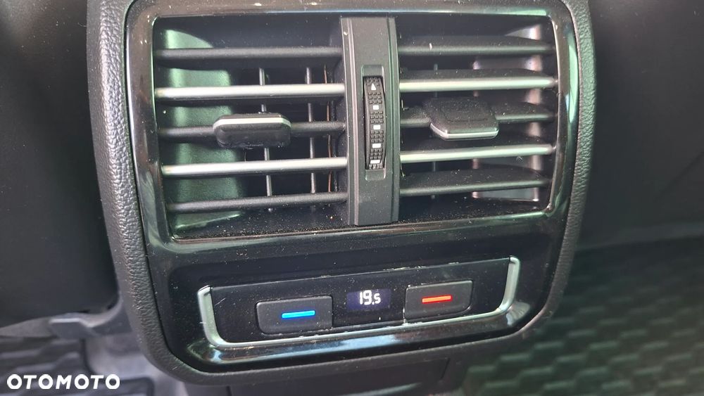 Volkswagen Passat - 23
