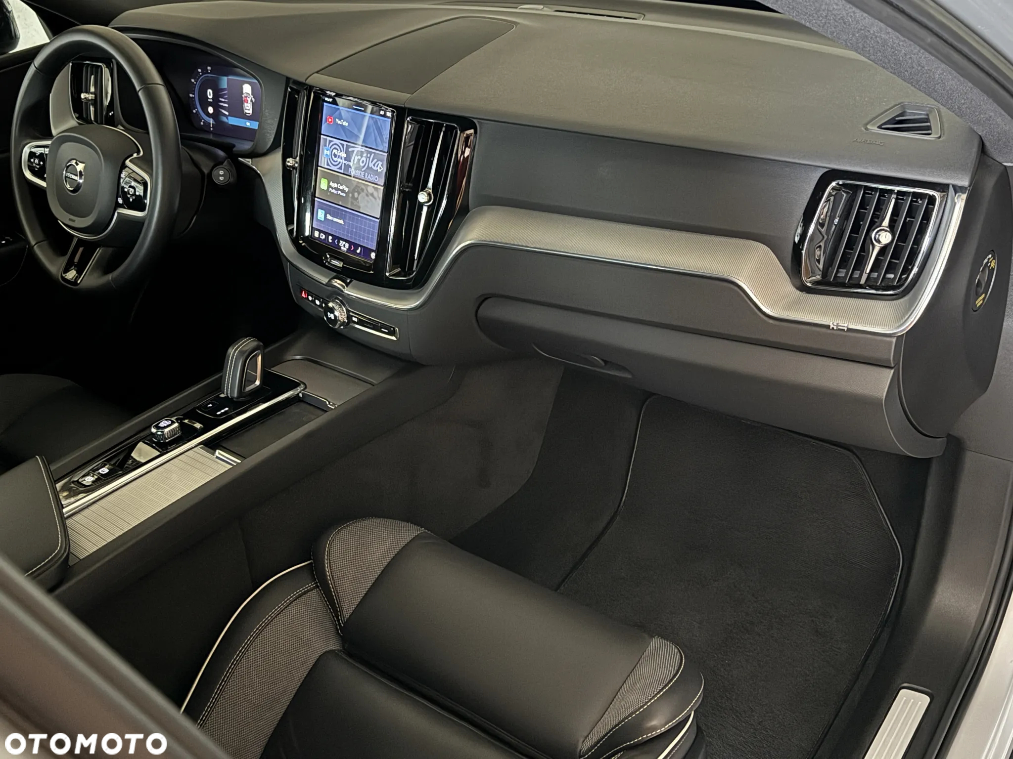 Volvo XC 60 B4 D Plus Dark - 15