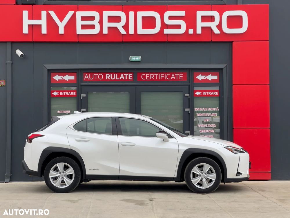 Lexus UX 250h Business Edition - 9