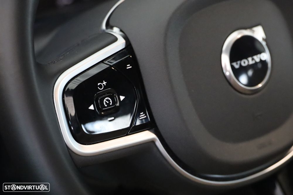 Volvo XC 60 2.0 T6 PHEV Core AWD - 22