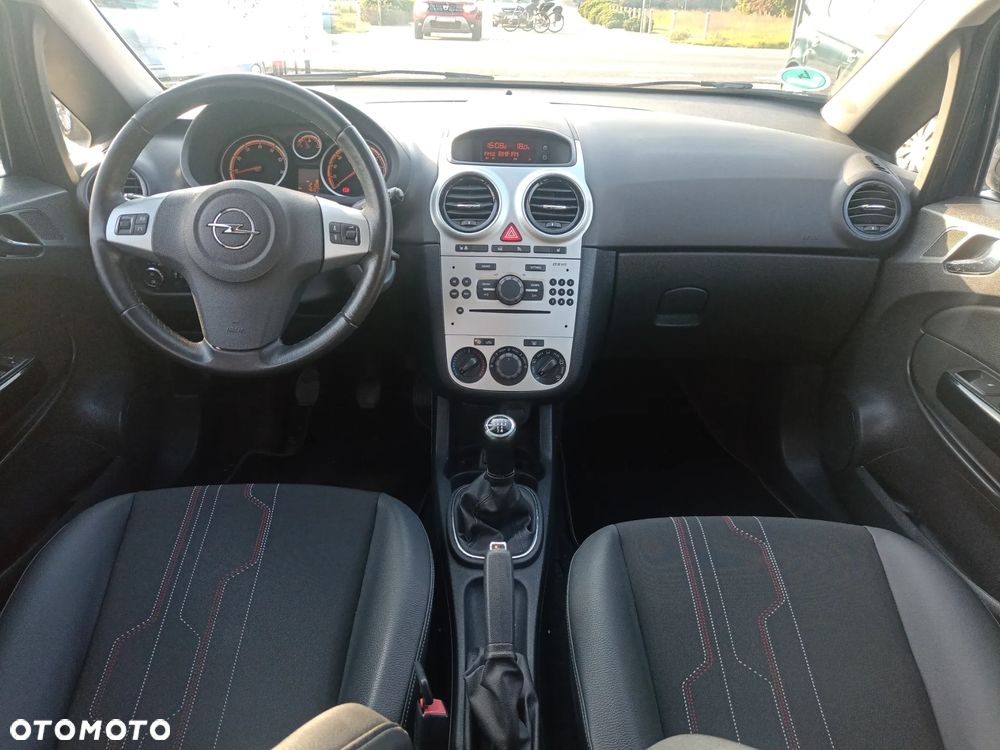 Opel Corsa 1.4 16V Edition 150 - 11