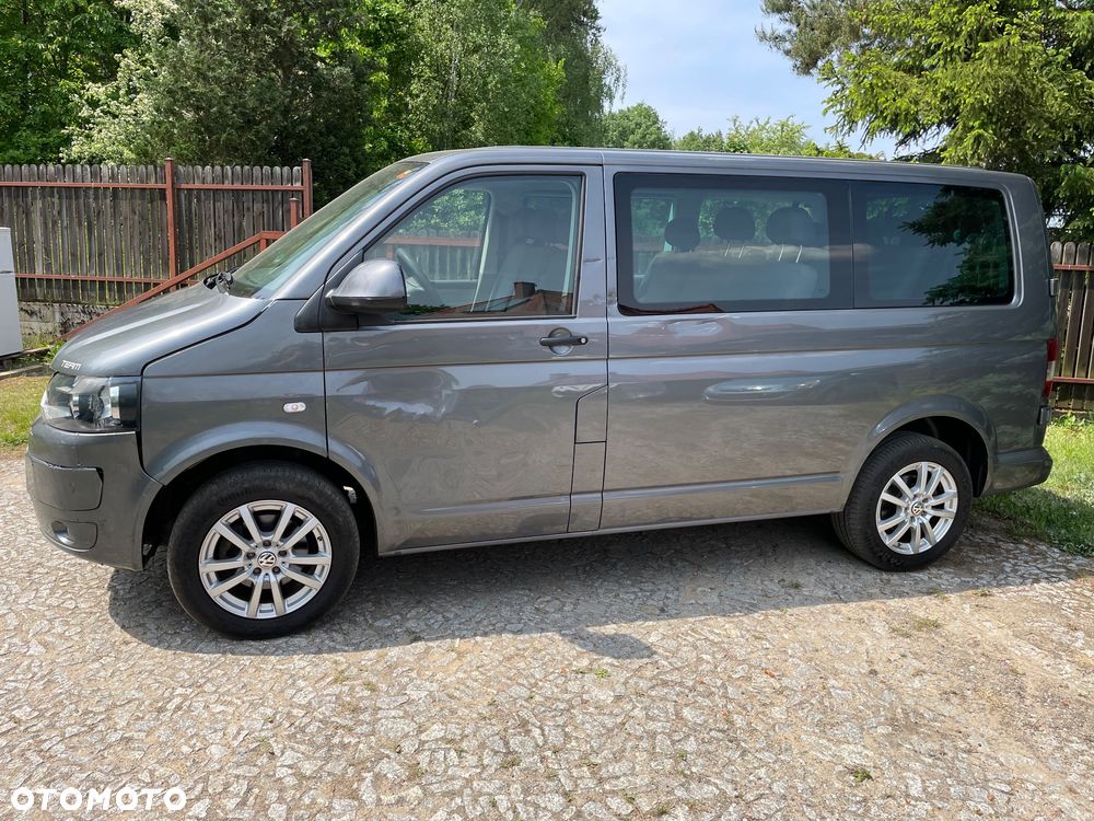 Volkswagen Caravelle - 14