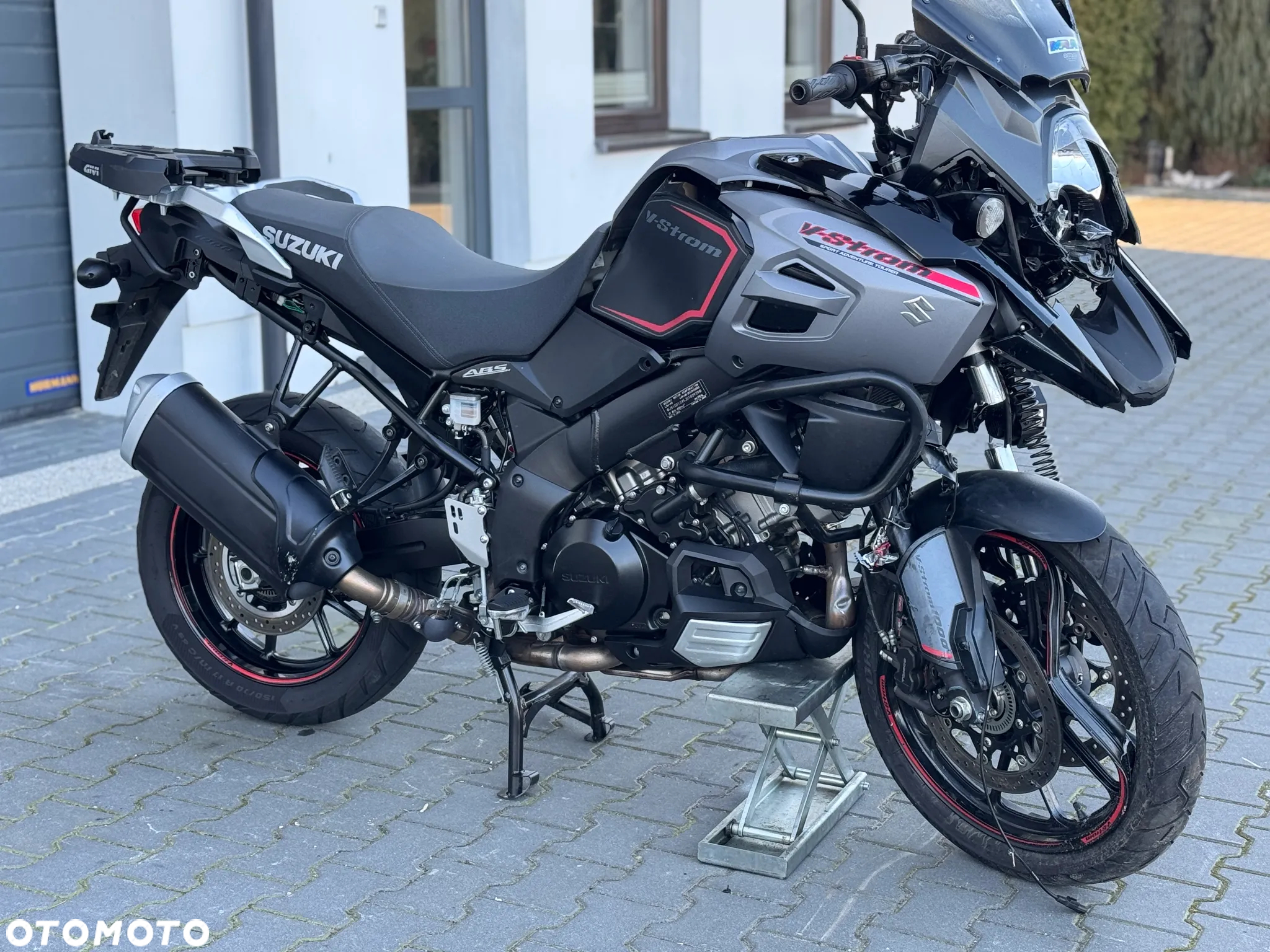 Suzuki V-STROM - 2