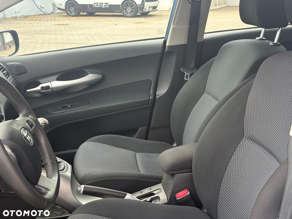 Toyota Auris 1.33 VVT-i - 11