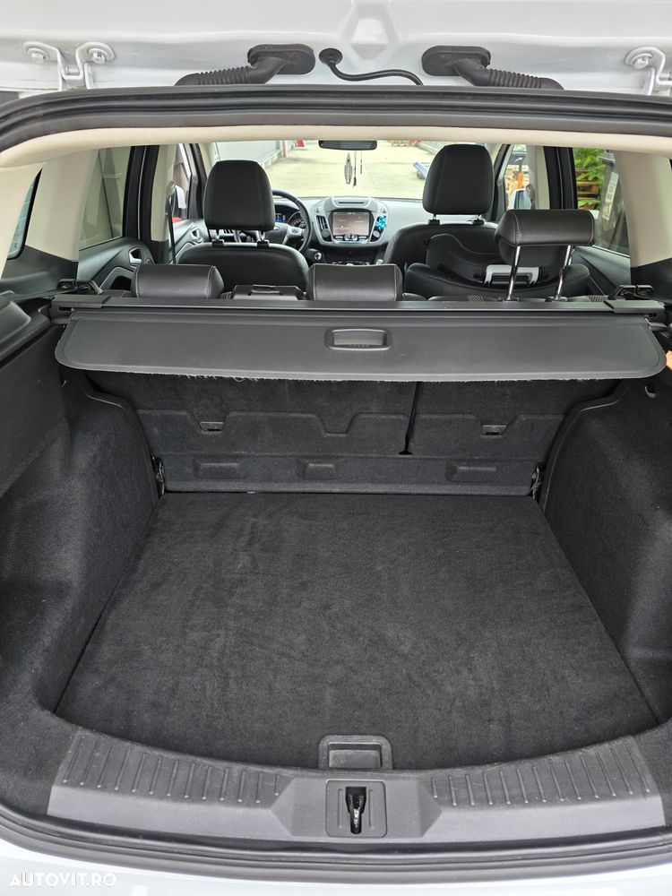 Ford Kuga 2.0 TDCi 2x4 Titanium - 9