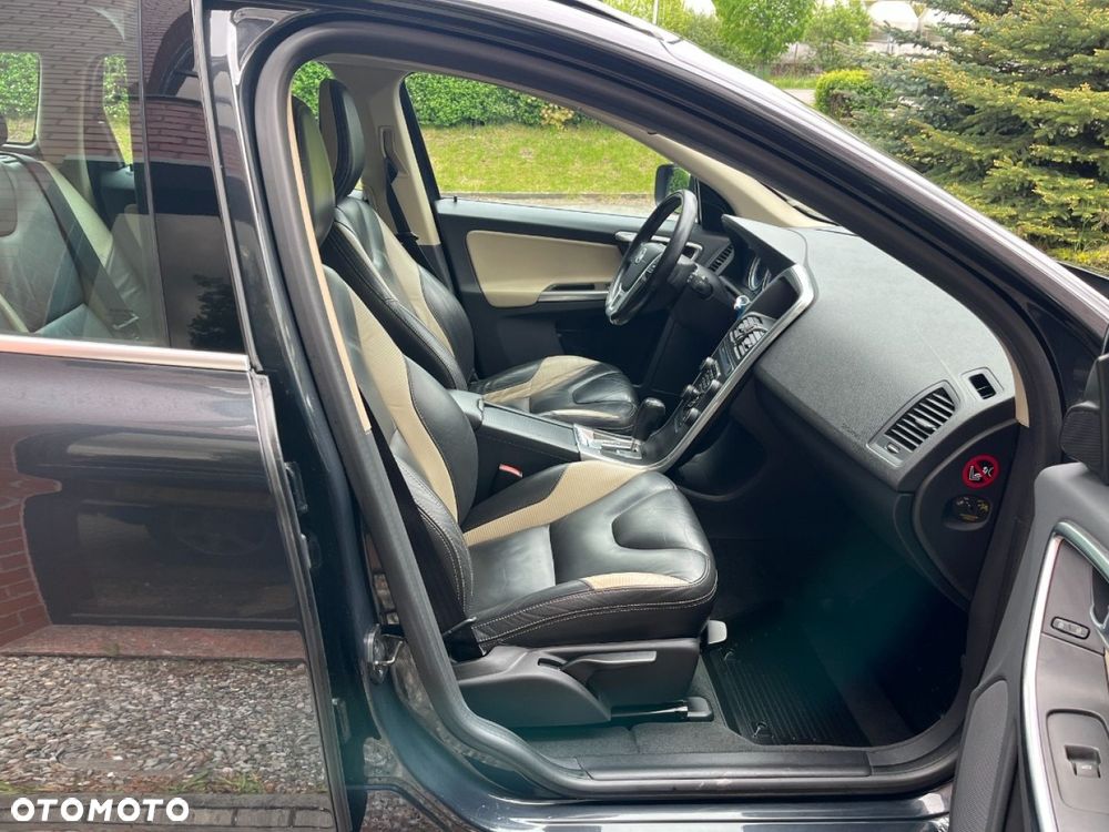 Volvo XC 60 2.4D AWD RDesign - 20