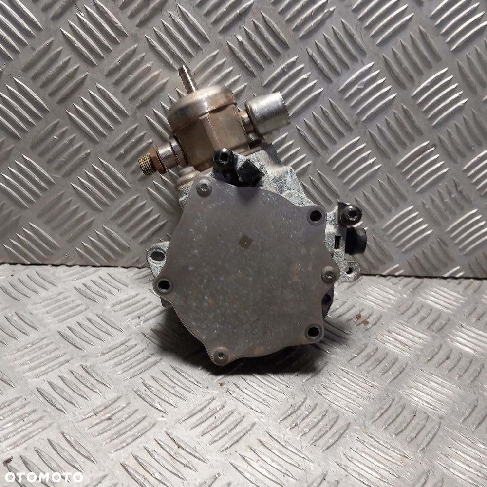 AUDI A4 B9 POMPA VACUM KOMPLETNA 2.0 TFSI 06K145100P 06K127028B - 1