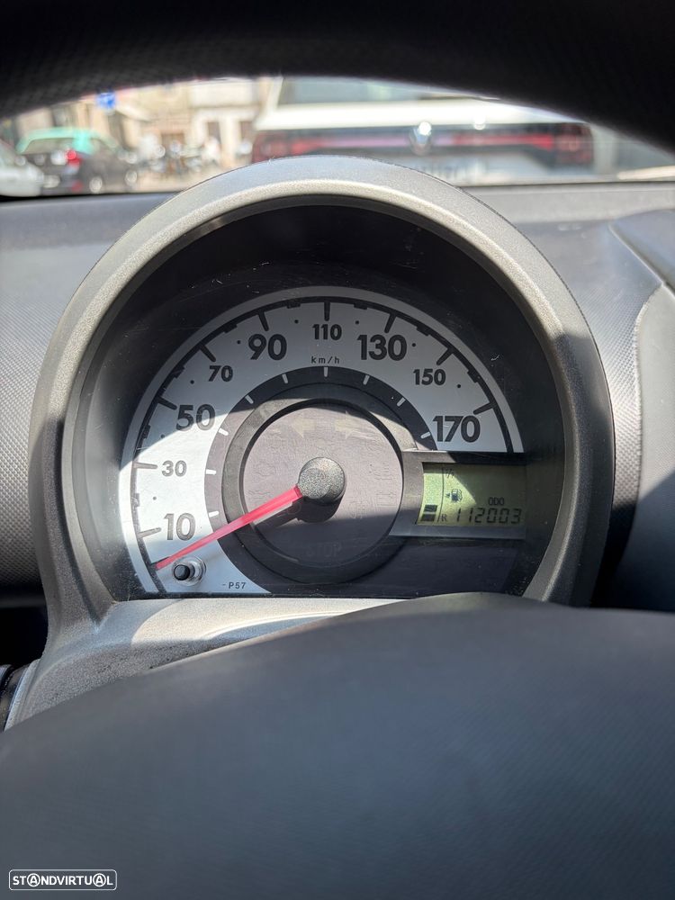 Peugeot 107 1.0 Trendy - 23