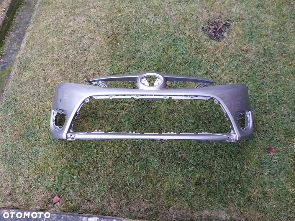 Toyota Verso Lift 13-18 Zderzak Przód w Kolor - 1