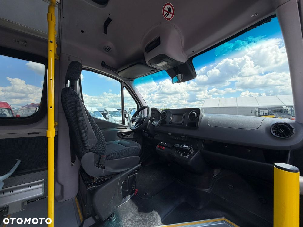 Mercedes-Benz Sprinter 519 - 19