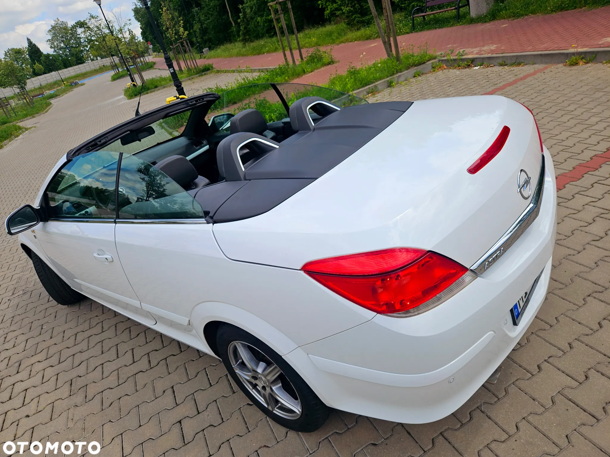 Opel Astra Twin Top 1.6 Endless Summer - 11