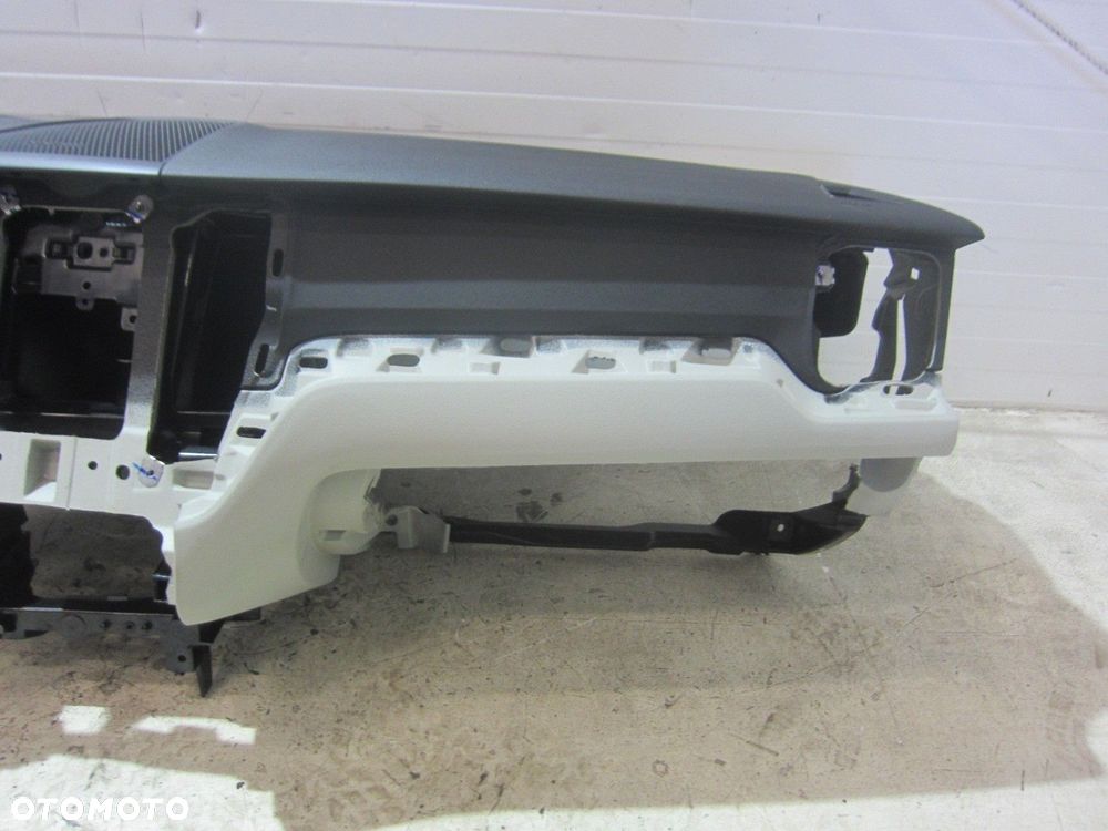 VOLVO XC60 II KONSOLA ROZDZIELCZA DESKA HEAD UP JASNA SZARA ORYGINAŁ - 8