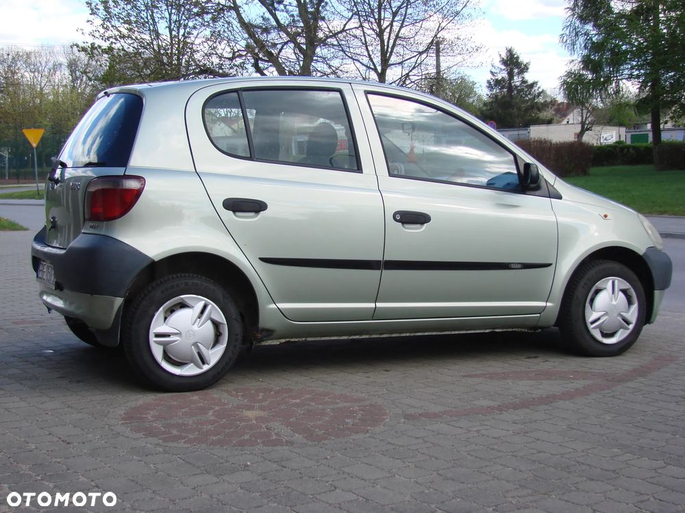 Toyota Yaris - 8