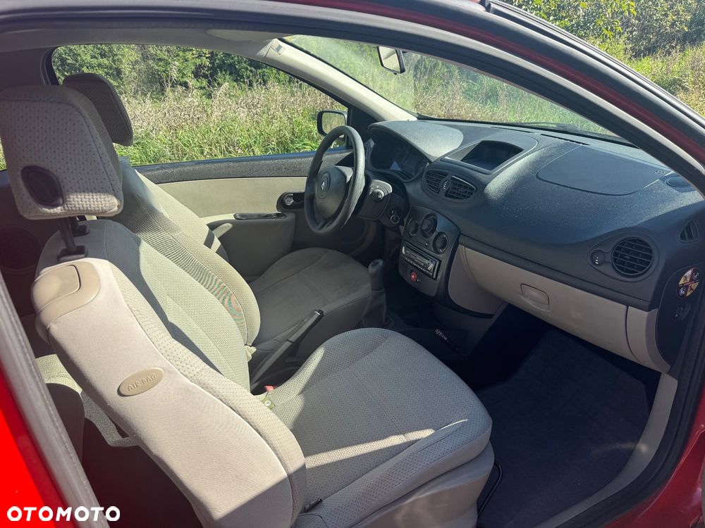 Renault Clio 1.2 16V Galileo - 15