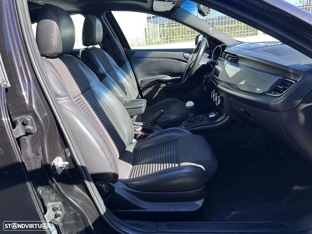 Alfa Romeo Giulietta 1.6 JTDM Distinctive - 27