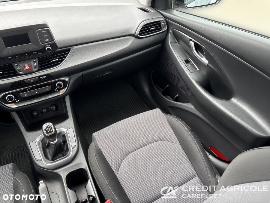 Hyundai i30 1.5 DPI Classic + - 21