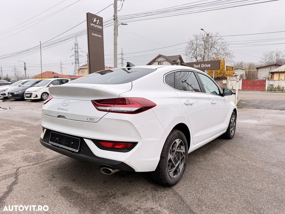 Hyundai i30 Fastback 1.5 T-GDI 140CP 7DCT MHEV Highway - 7