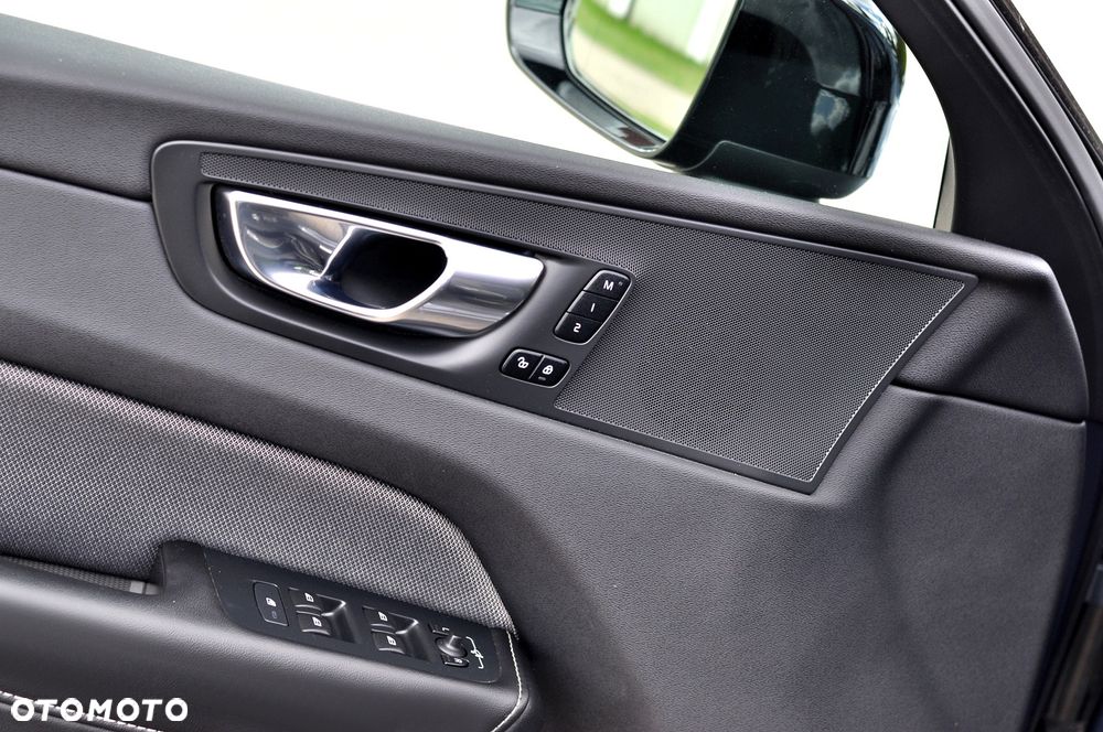 Volvo XC 60 B4 D AWD Geartronic RDesign - 30