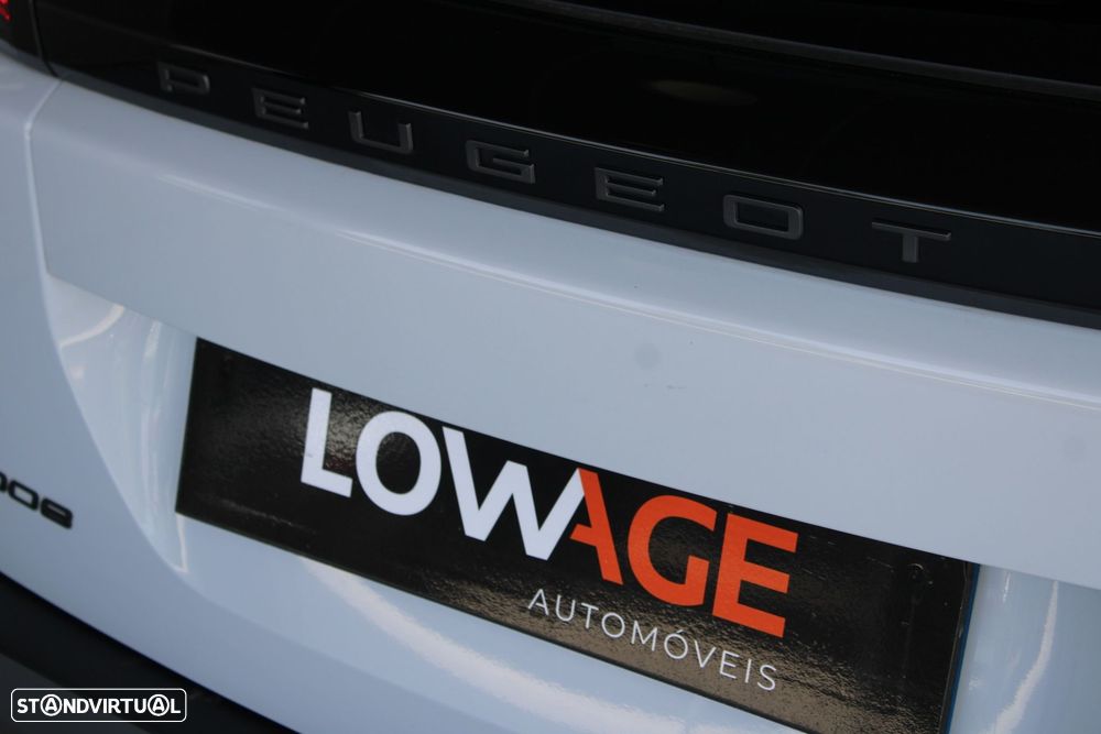 Peugeot 2008 1.2 PureTech Allure EAT8 - 26