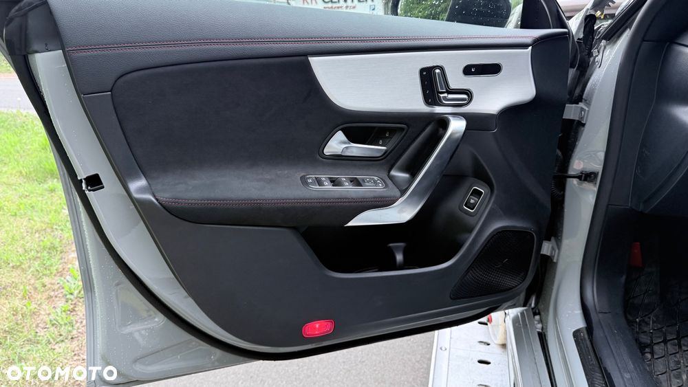 Mercedes-Benz CLA AMG 35 4Matic AMG Speedshift 7G-DCT - 16