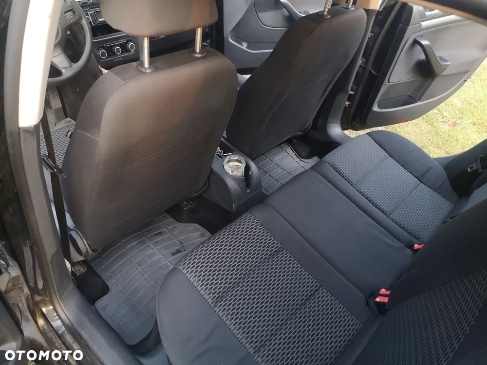 Volkswagen Golf 1.6 TDI BlueMotion Technology DSG Trendline - 12