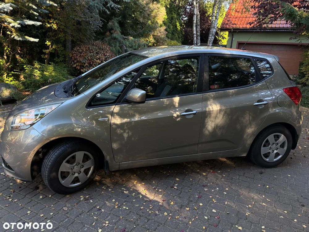 Kia Venga 2015 photo 4