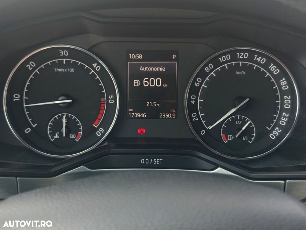 Skoda Superb 2.0 TDI DSG Ambition - 10