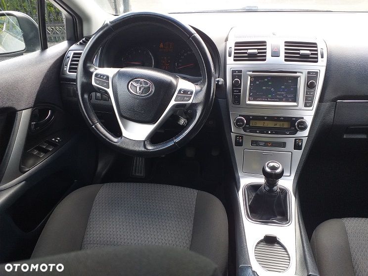 Toyota Avensis 1.8 Sol plus NAVI - 19