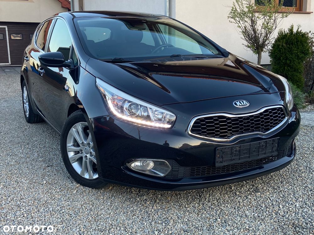 Kia Ceed 1.6 CRDi 128 ISG Spirit - 17