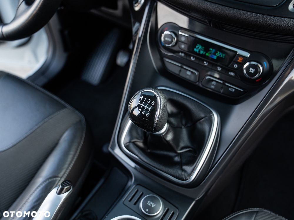 Ford Kuga 2.0 TDCi 2x4 Titanium - 30