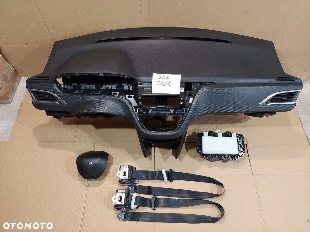 Peugeot 208 2008 I 2012-2019 karbon konsola deska poduszki napinacze oryginał - 1