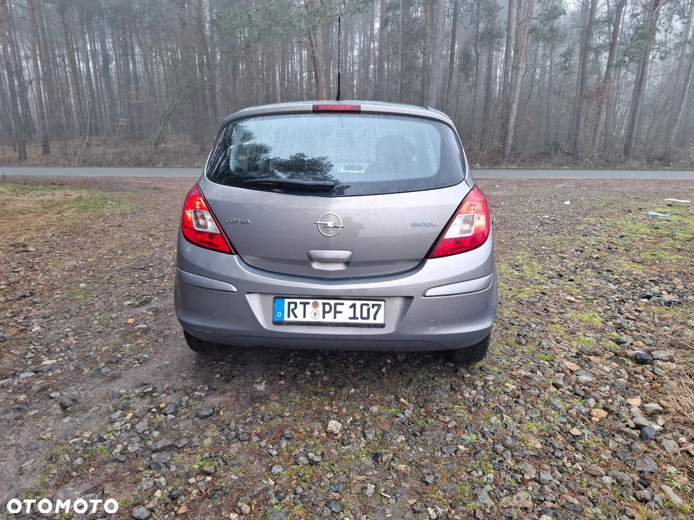 Opel Corsa 1.2 16V Cosmo - 11