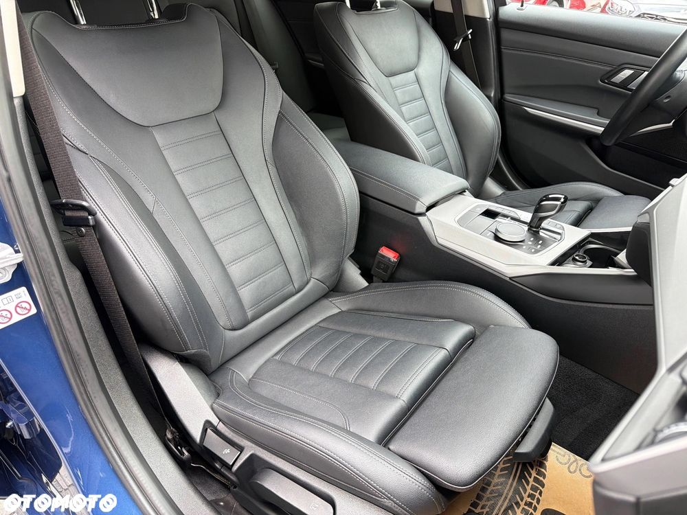 BMW Seria 3 320e Sport Line - 15