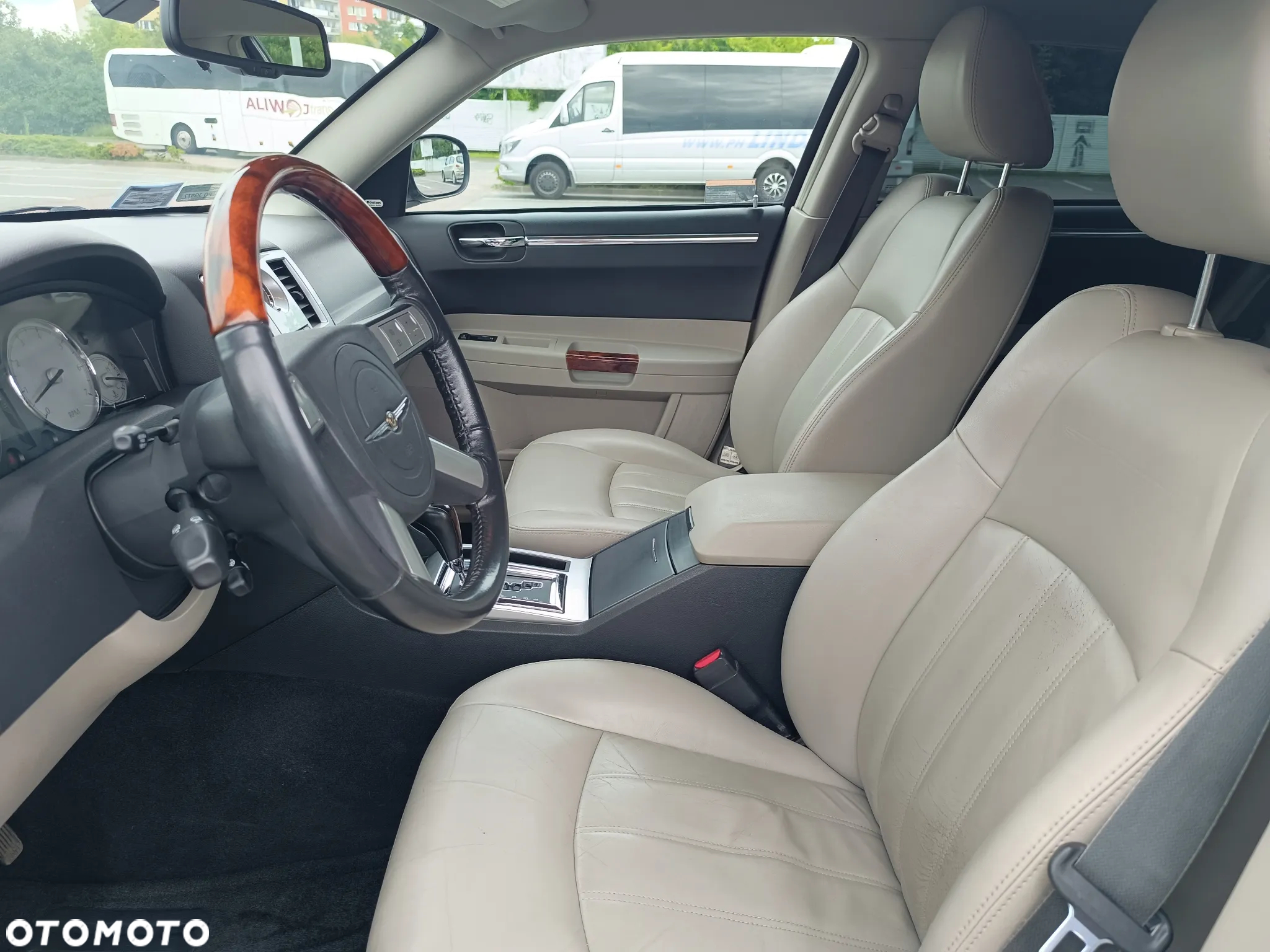 Chrysler 300C 2.7 V6 - 18