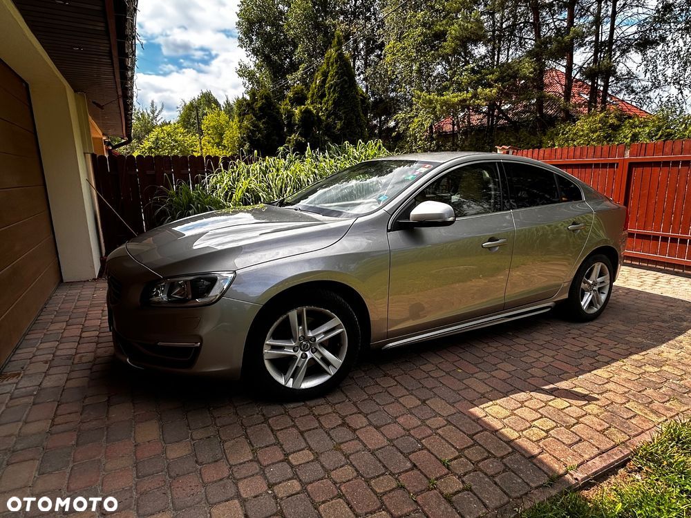 Volvo S60 T3 Summum - 1