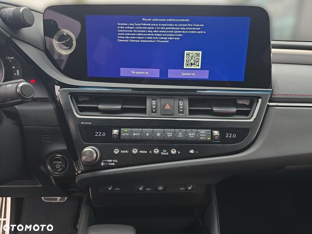 Lexus ES 300h F Sport Edition - 17