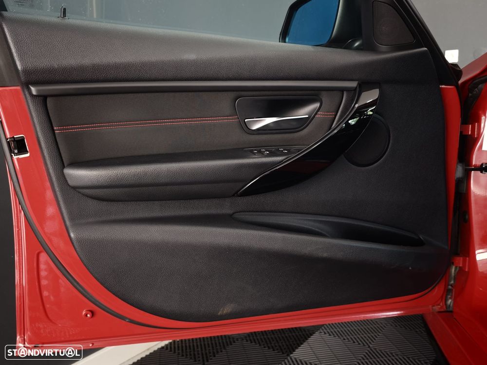 BMW 320 d Pack M - 23