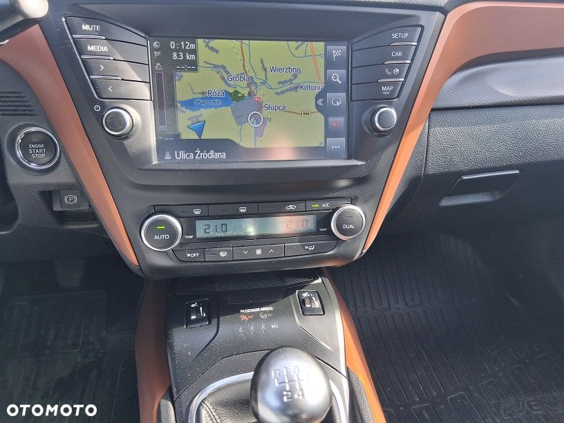 Toyota Avensis 1.8 Premium - 17