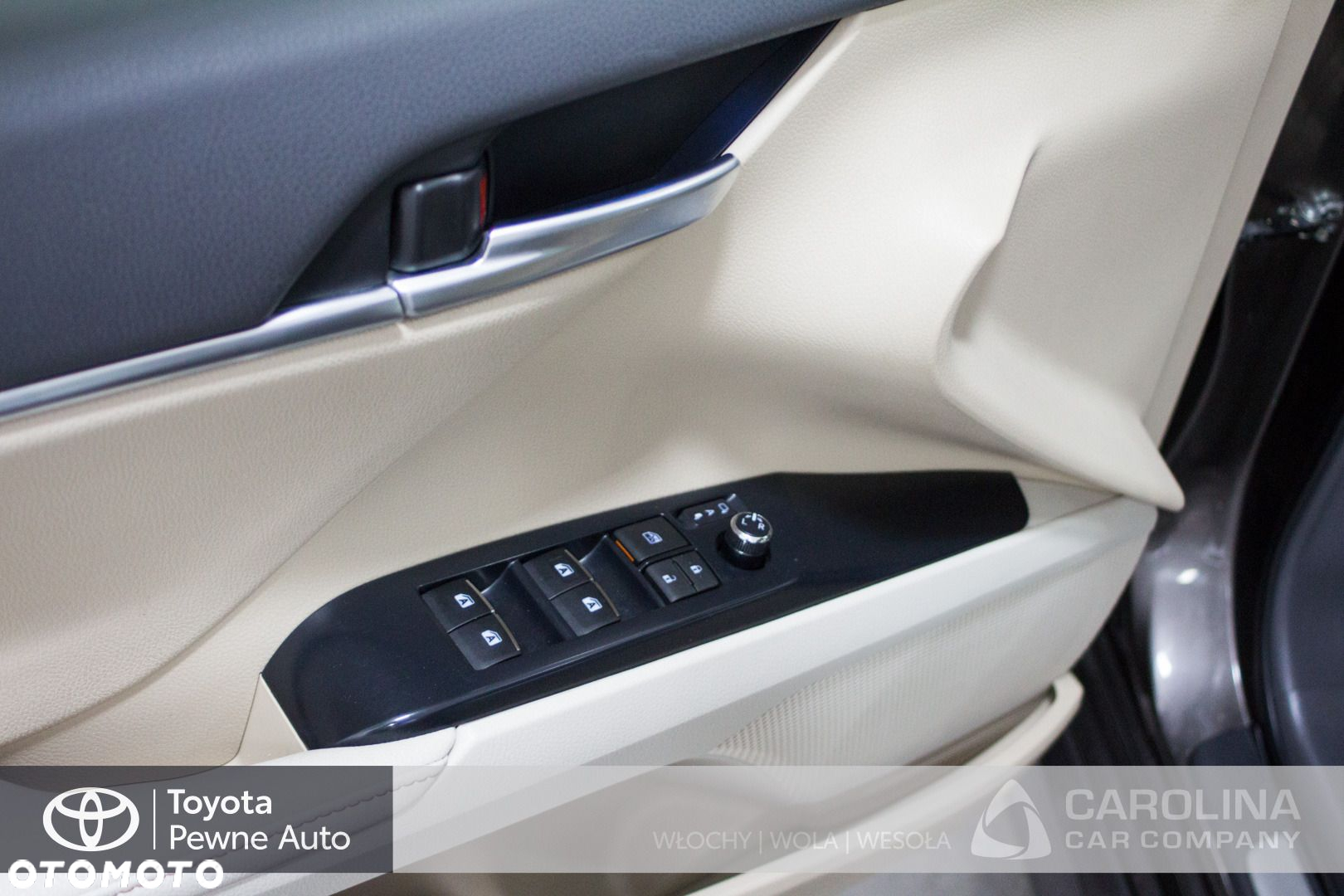 Toyota Camry - 12