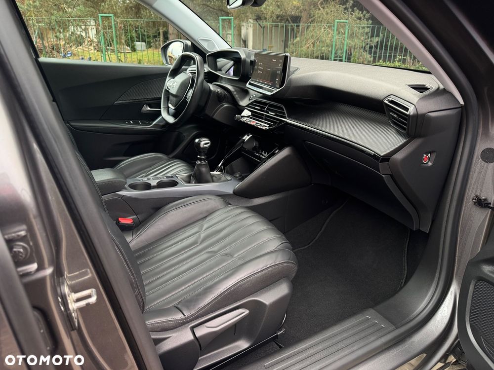 Peugeot 2008 - 6