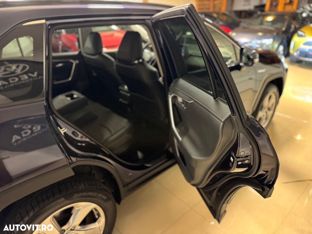 Toyota RAV4 2.5 4x4 Team Deutschland - 10