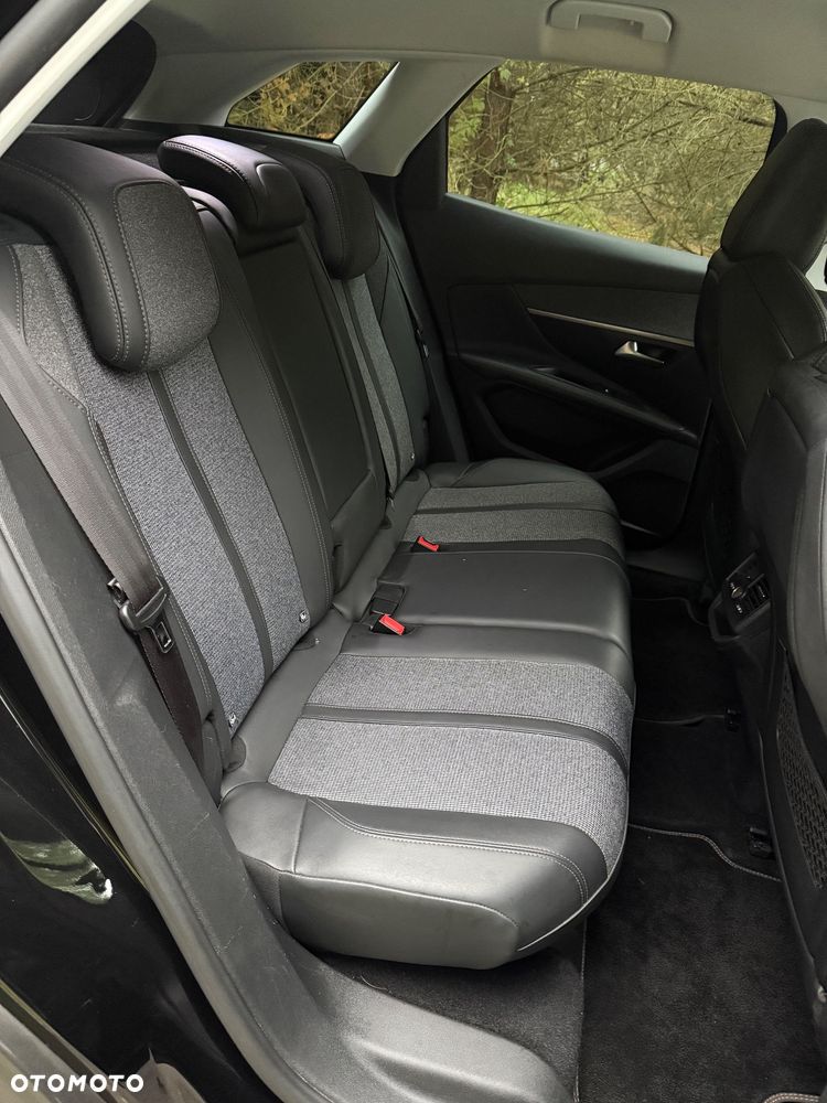 Peugeot 3008 1.2 PureTech Allure S&S EAT8 - 21