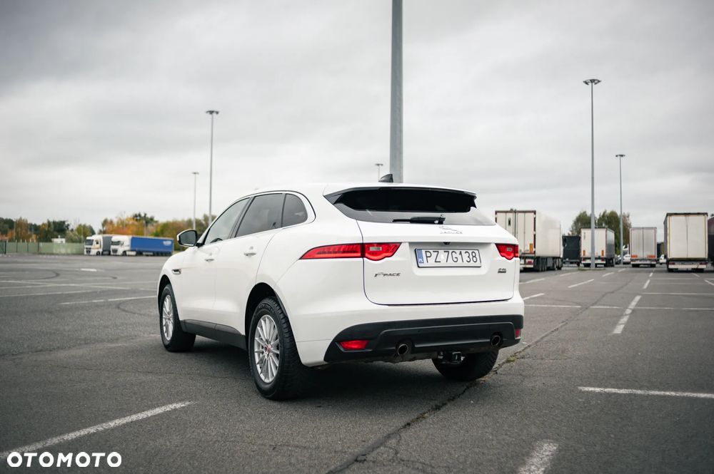 Jaguar F-Pace P250 AWD - 9