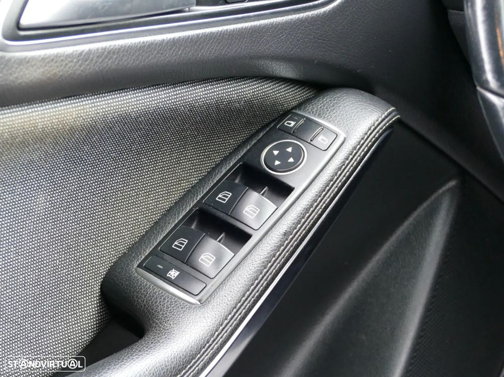 Mercedes-Benz A 180 d AMG Line - 31