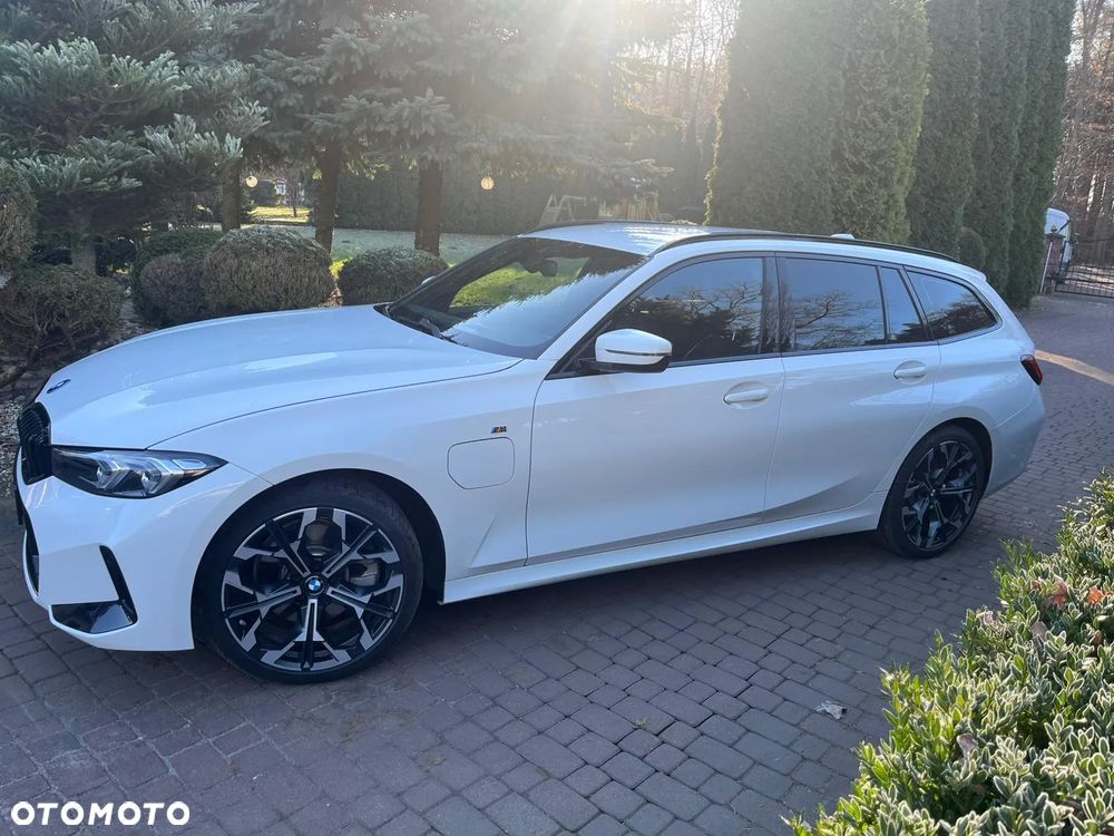 BMW Seria 3 330e xDrive M Sport - 3
