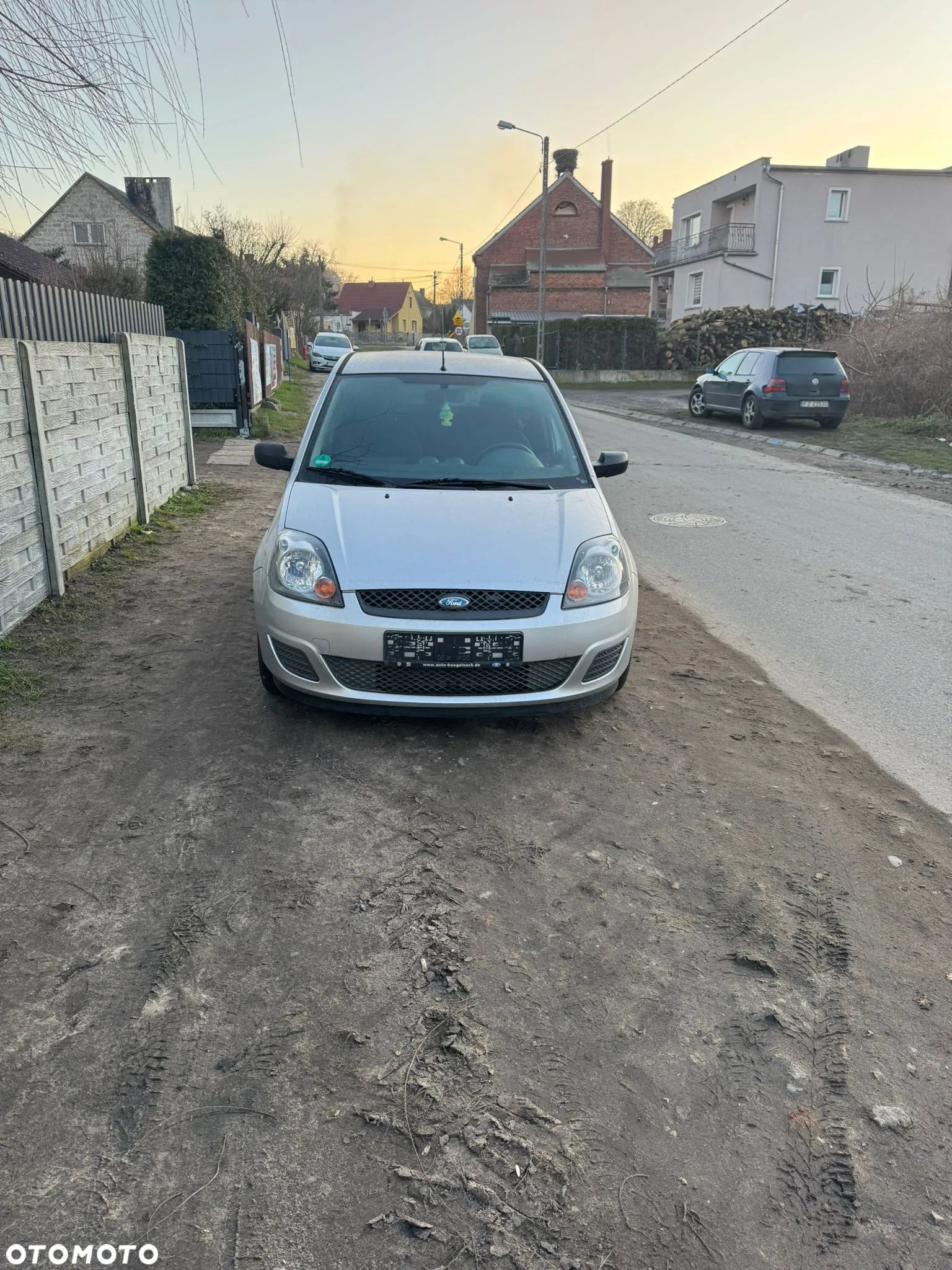 Ford Fiesta 1.3 Ambiente - 1